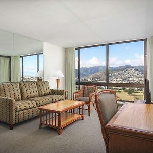 One-Bedroom Suite Mountain View